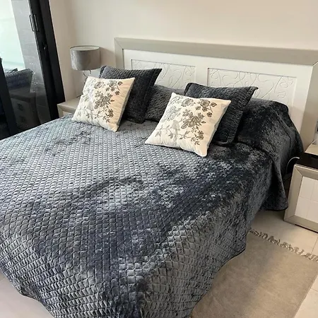 Sunset Waves - Modern Luxury 2 Bedroom בנידורם