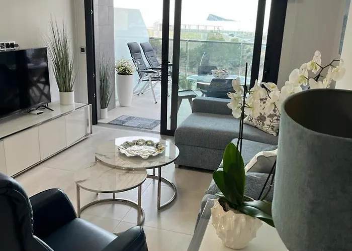 Sunset Waves - Modern Luxury 2 Bedroom Daire Benidorm