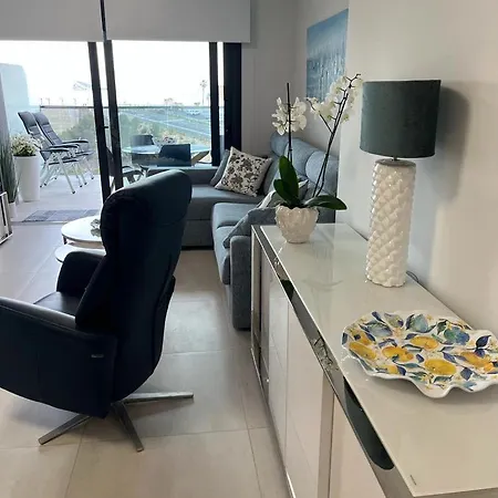 Sunset Waves - Modern Luxury 2 Bedroom Lejlighed